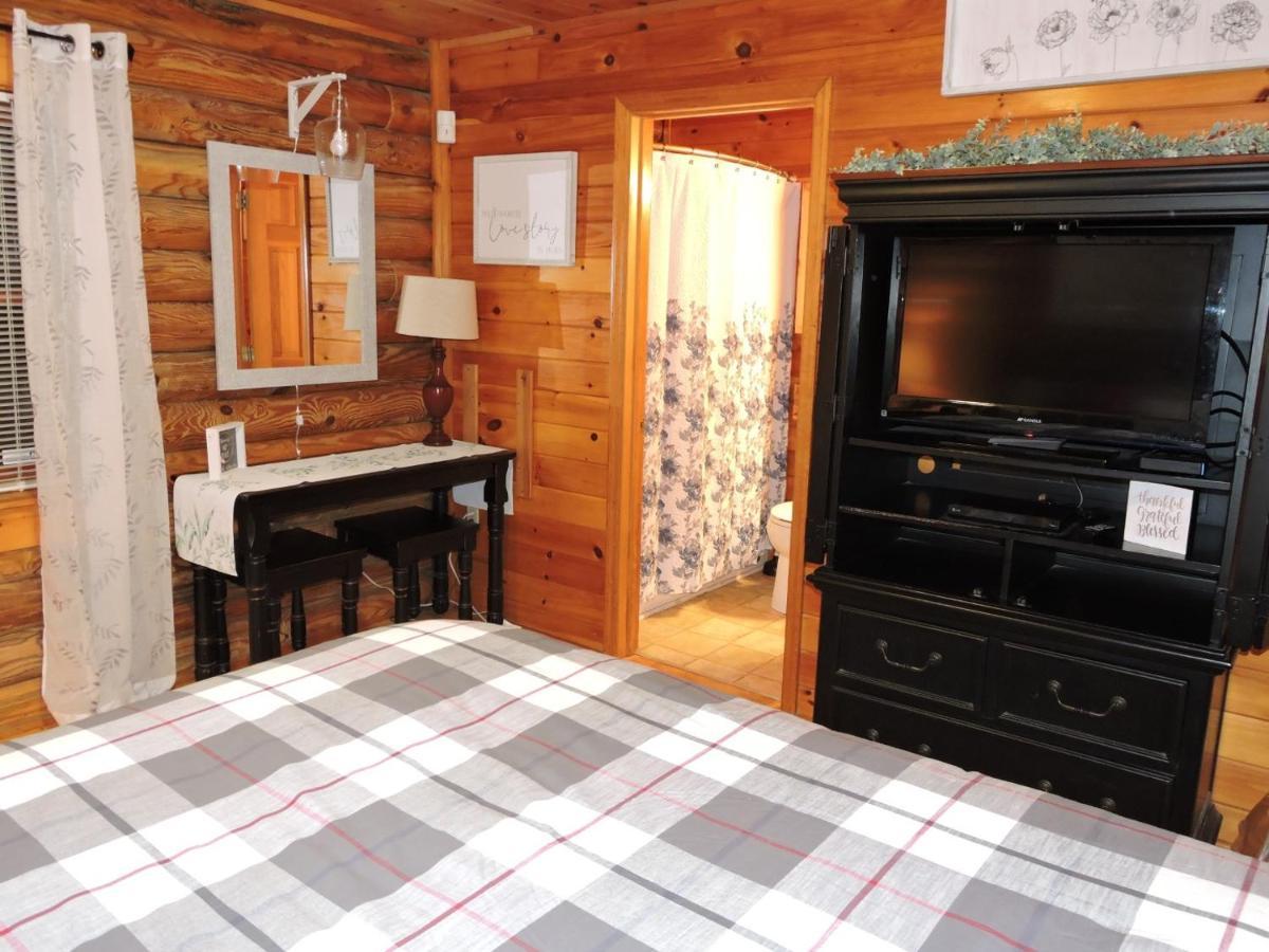 Bear Nakid Villa Pigeon Forge Bagian luar foto