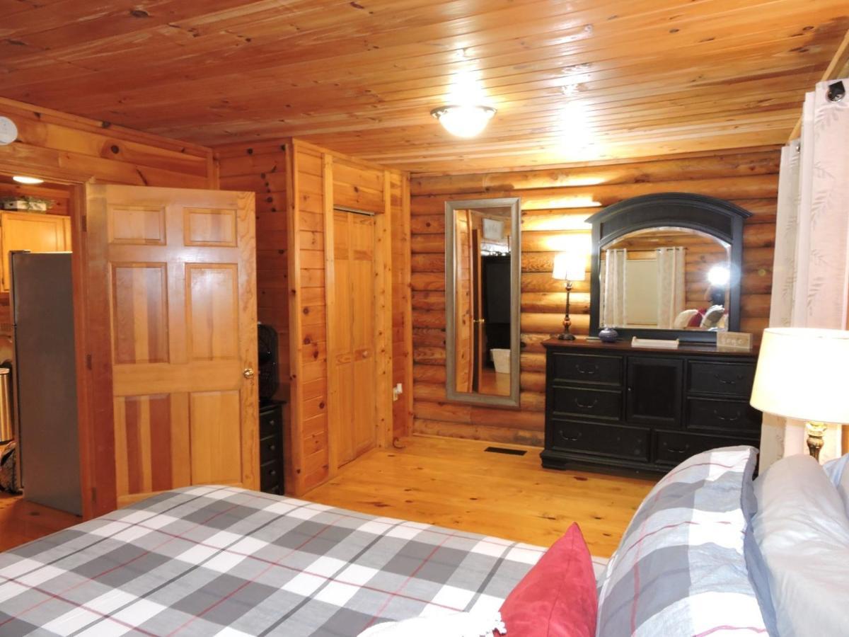 Bear Nakid Villa Pigeon Forge Bagian luar foto