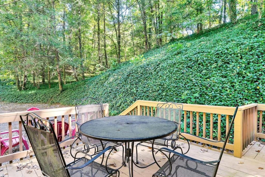 Bear Nakid Villa Pigeon Forge Bagian luar foto
