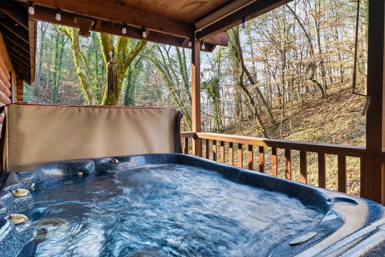 Bear Nakid Villa Pigeon Forge Bagian luar foto