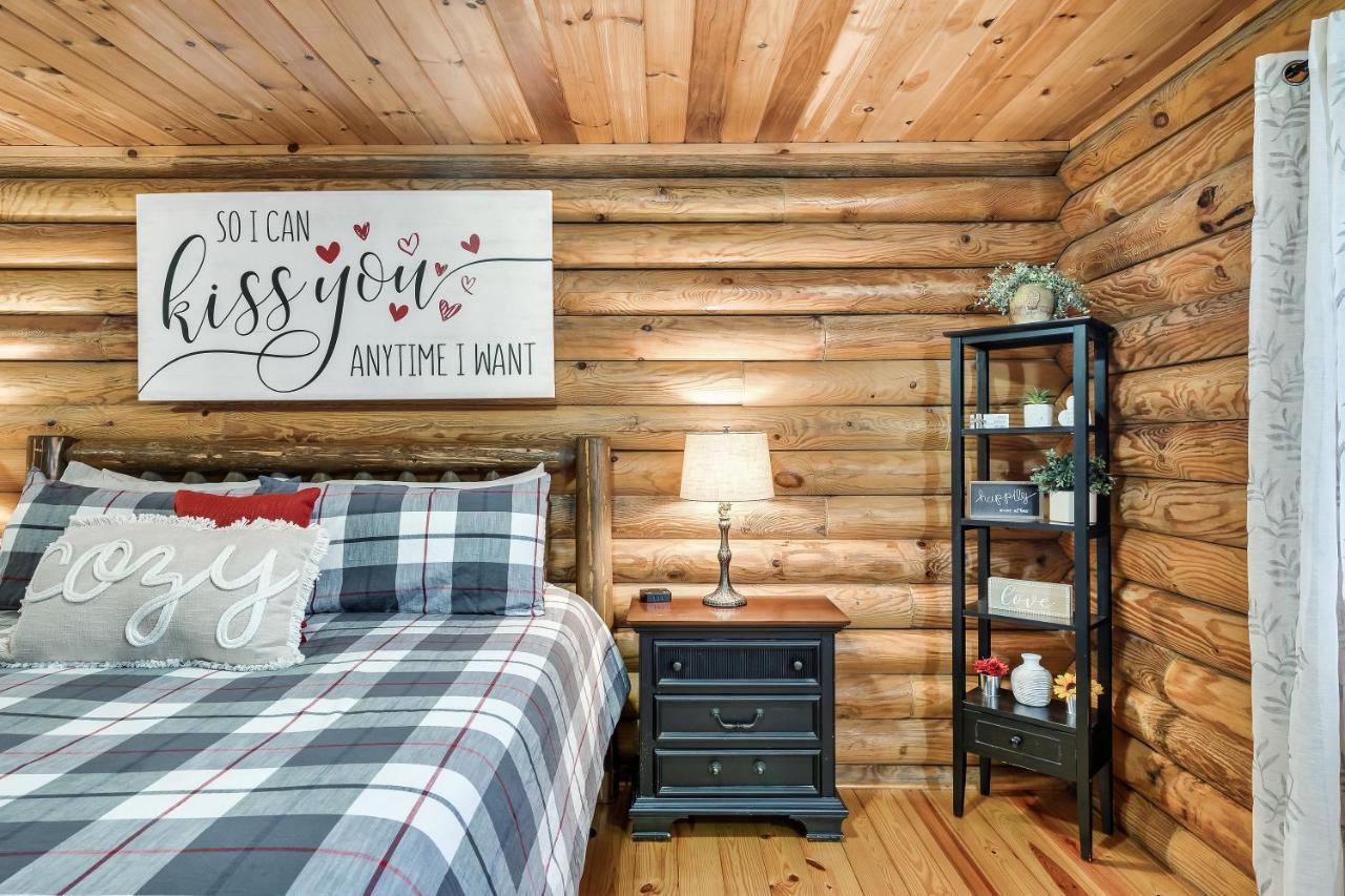 Bear Nakid Villa Pigeon Forge Bagian luar foto